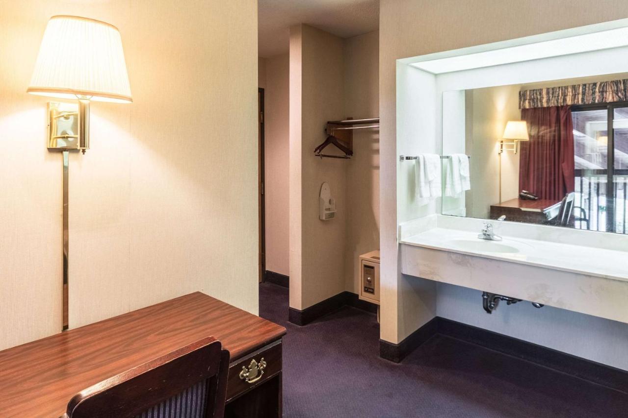 Rodeway Inn Mineral Wells Kültér fotó